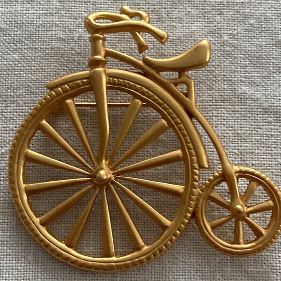Jewelry - Penny Farthing Bicycle Pin